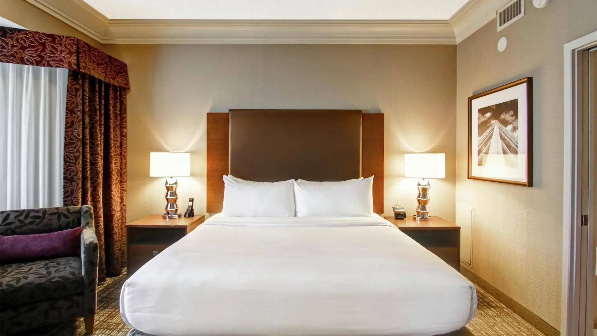 Doubletree By Hilton West Edmonton Hotel
