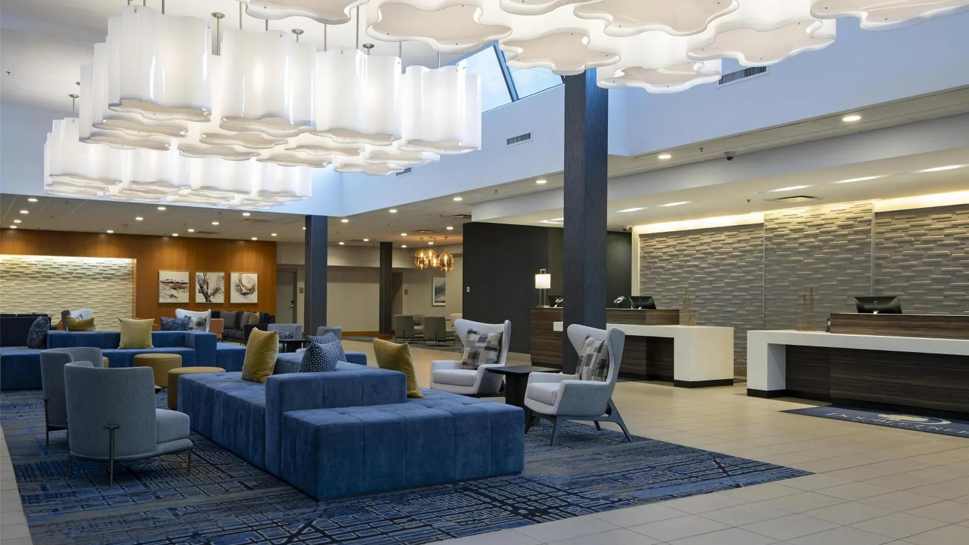 Doubletree By Hilton West Edmonton Hotel