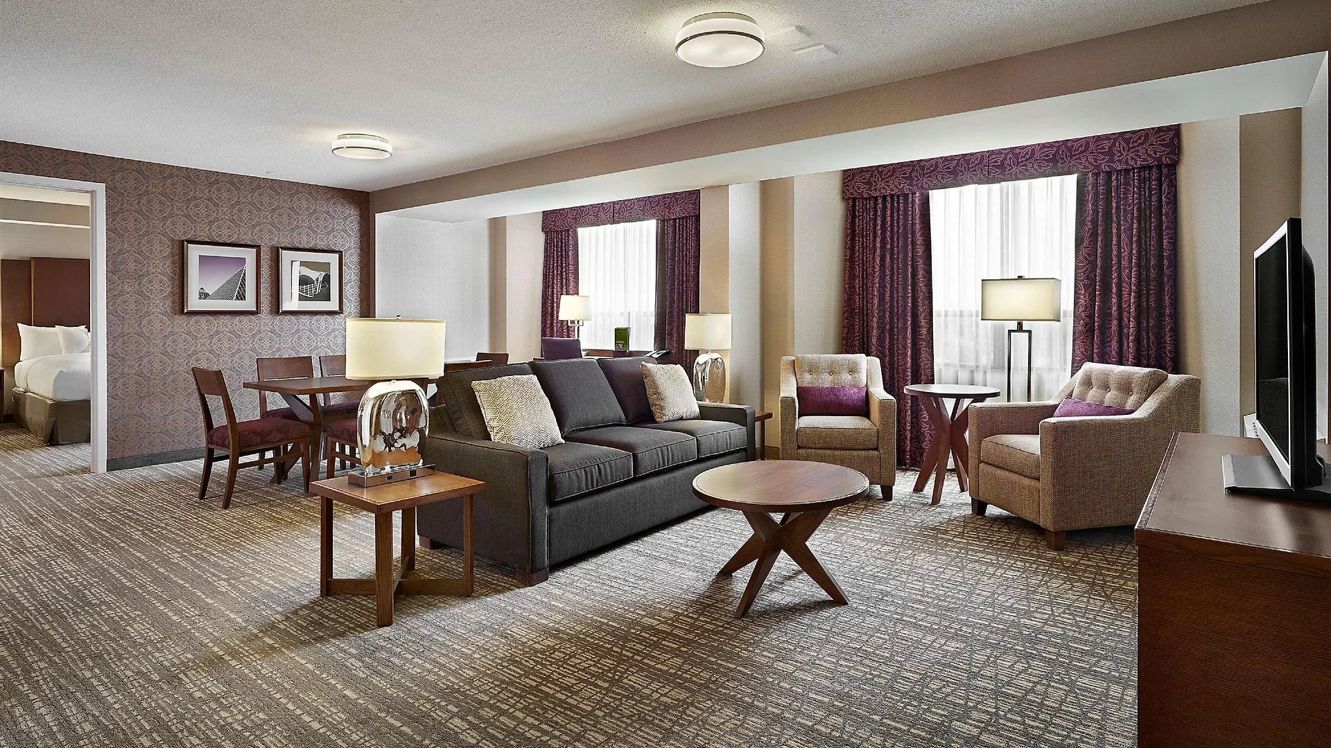 ****  Hotel Doubletree By Hilton West Edmonton Canadá