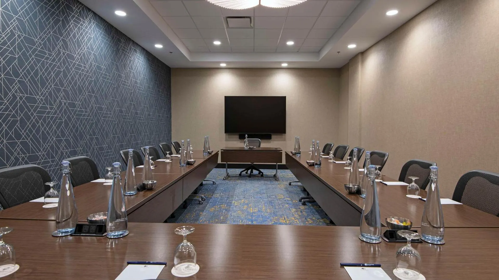 Hotel Doubletree By Hilton West Edmonton