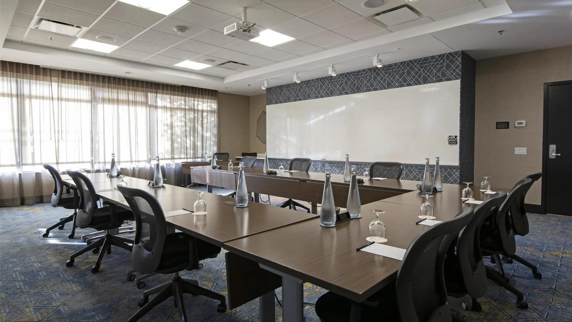Hotel Doubletree By Hilton West Edmonton