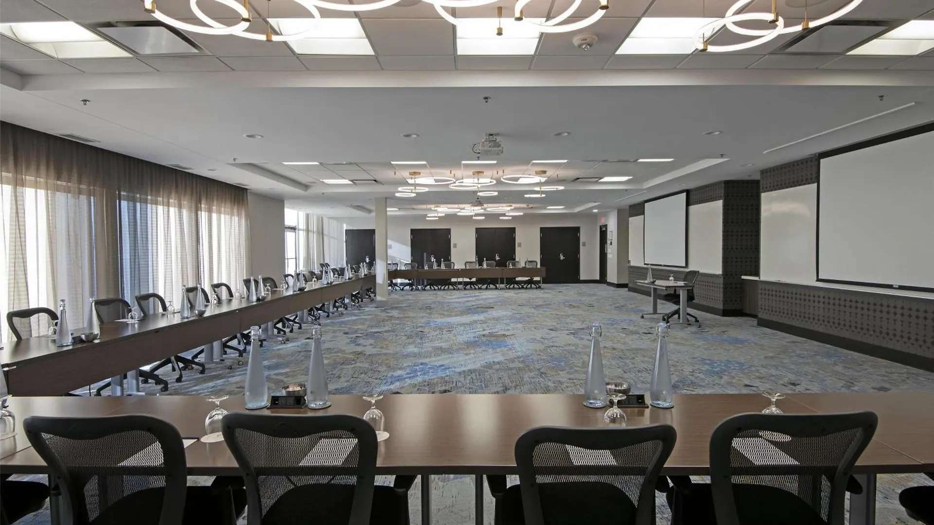 Hotel Doubletree By Hilton West Edmonton