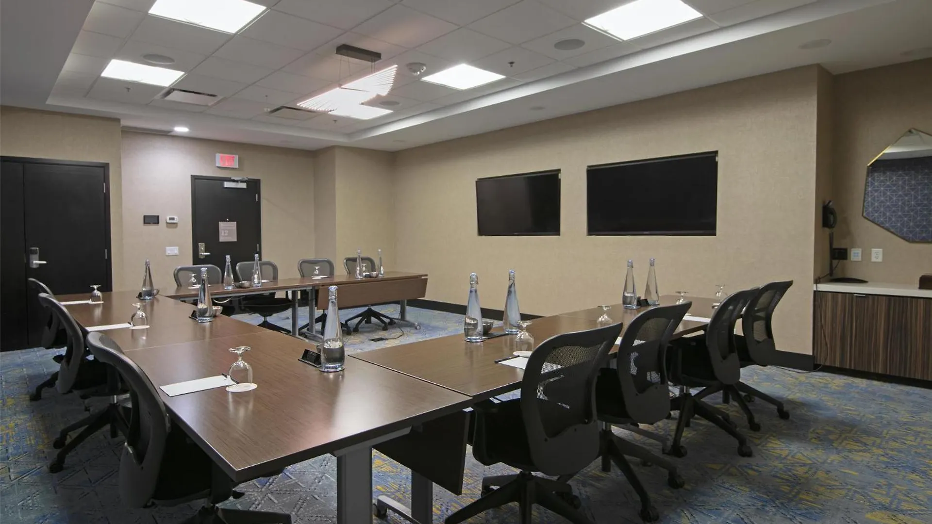 Hotel Doubletree By Hilton West Edmonton