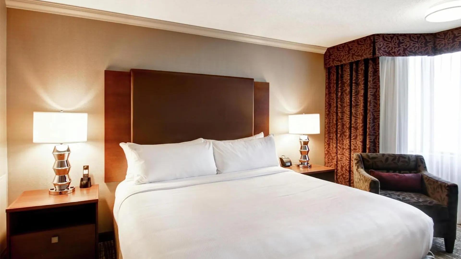 Hotel Doubletree By Hilton West Edmonton