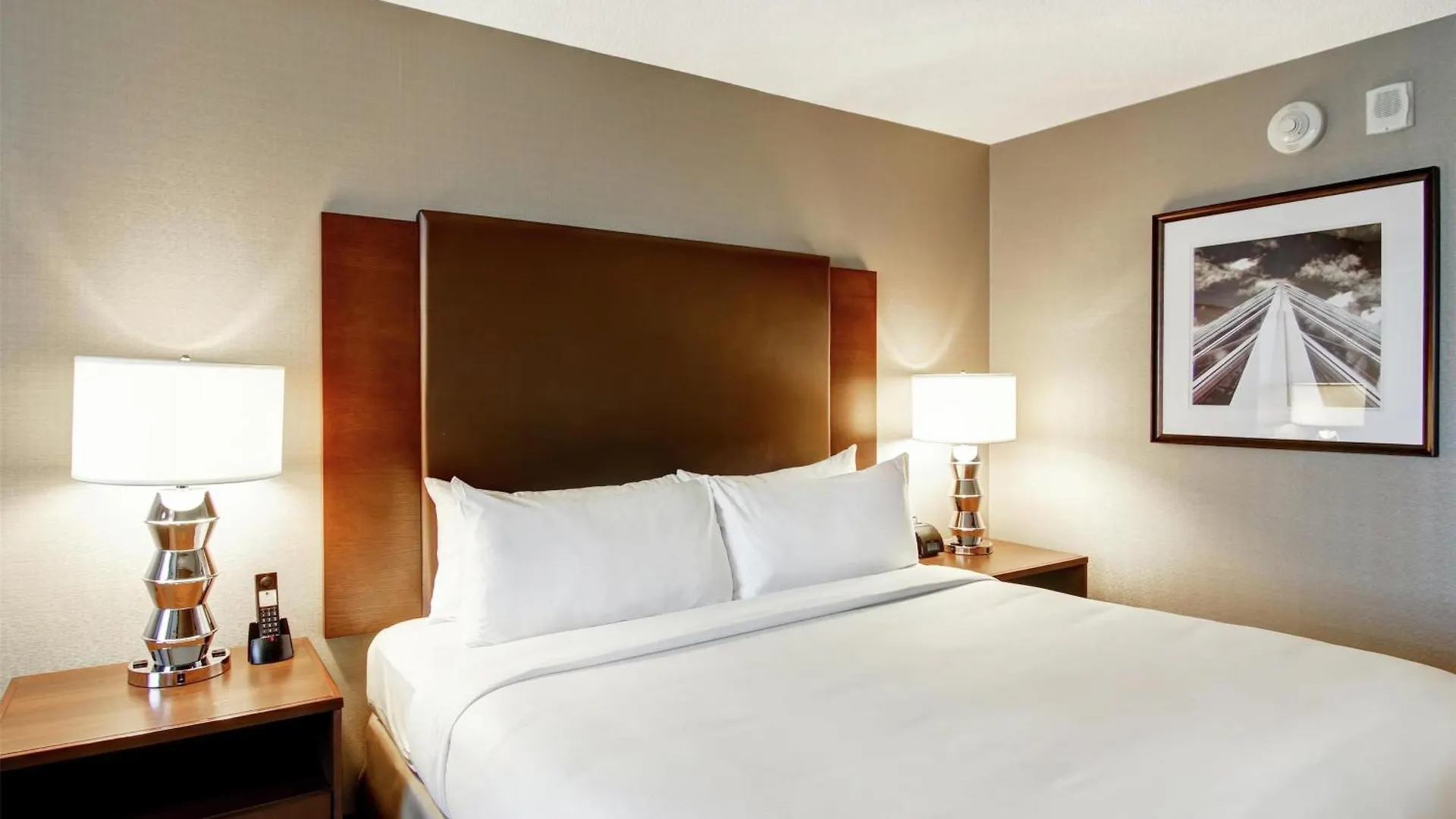 Hotel Doubletree By Hilton West Edmonton